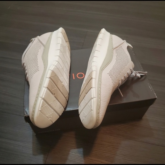 NEW Vionic Joey Sneakers - Light Grey Nubuck - Picture 6 of 8